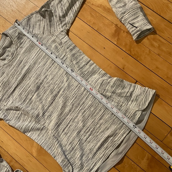 Lululemon Gray Heather Ruched Long Sleeve Tee - Picture 8 of 9